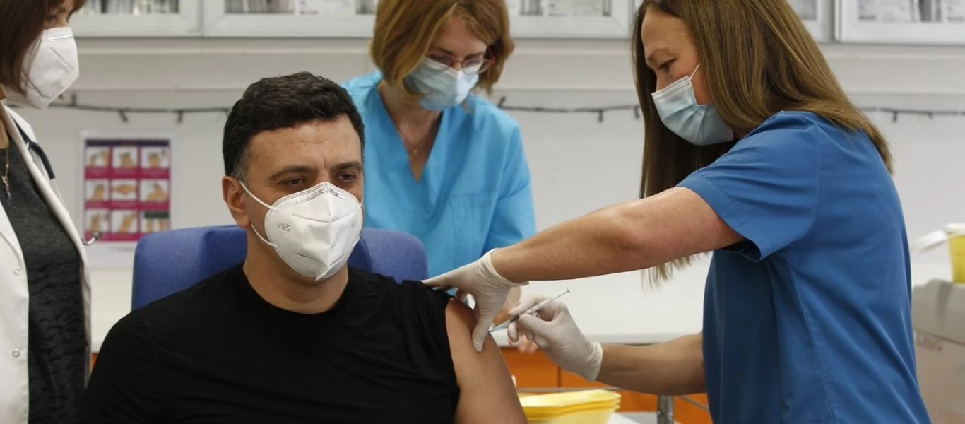 Β.Κικίλιας: «Εμβολιαζόμαστε με το εμβόλιο της AstraZeneca» - Επιμένουν οι Έλληνες «ειδικοί» παρά την παγκόσμια ανησυχία